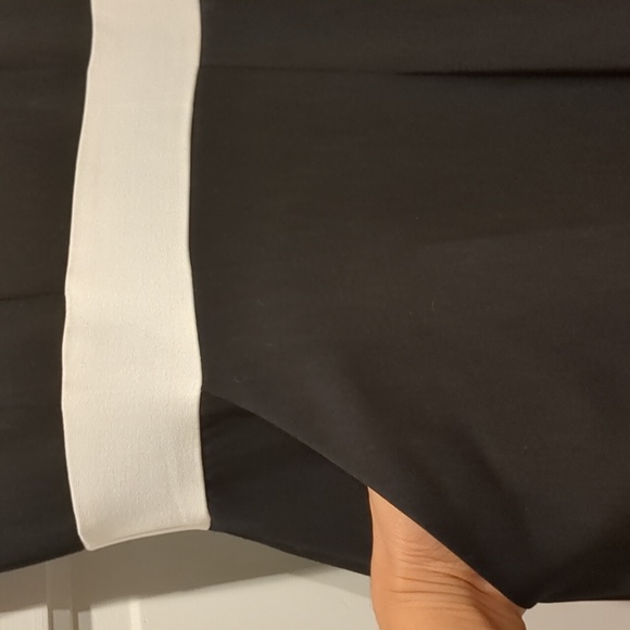🌞Calvin Klein EUC black-and-white colorblock dress-- with pockets! - Picture 5 of 8